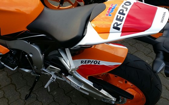 Umgebautes Motorrad Honda CBR1000RR Fireblade von ZSF Motorradtreff GmbH - Bild 5 Umgebautes Motorrad Honda CBR1000RR Fireblade von ZSF Motorradtreff GmbH - Bild 5