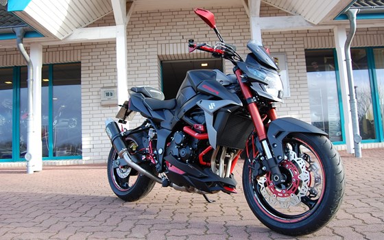 Umgebautes Motorrad Suzuki GSR 750 von Bike Ranch Wismar GmbH & Co. KG - Bild 6 Umgebautes Motorrad Suzuki GSR 750 von Bike Ranch Wismar GmbH & Co. KG - Bild 6