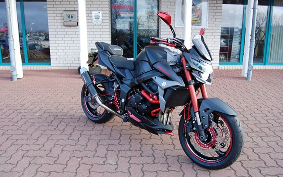 Umgebautes Motorrad Suzuki GSR 750 von Bike Ranch Wismar GmbH & Co. KG - Bild 7 Umgebautes Motorrad Suzuki GSR 750 von Bike Ranch Wismar GmbH & Co. KG - Bild 7