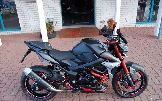 Umgebautes Motorrad Suzuki GSR 750 von Bike Ranch Wismar GmbH & Co. KG - Bild 8 Umgebautes Motorrad Suzuki GSR 750 von Bike Ranch Wismar GmbH & Co. KG - Bild 8