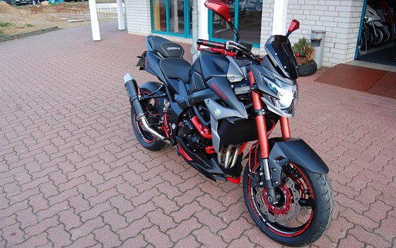 Umgebautes Motorrad Suzuki GSR 750 von Bike Ranch Wismar GmbH & Co. KG - Bild 9 Umgebautes Motorrad Suzuki GSR 750 von Bike Ranch Wismar GmbH & Co. KG - Bild 9