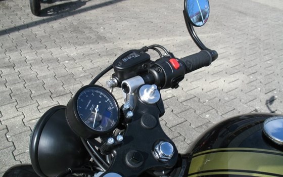 Umgebautes Motorrad Triumph Thruxton von Becker-Tiemann Motorrad GmbH & Co. KG - Bild 5 Umgebautes Motorrad Triumph Thruxton von Becker-Tiemann Motorrad GmbH & Co. KG - Bild 5