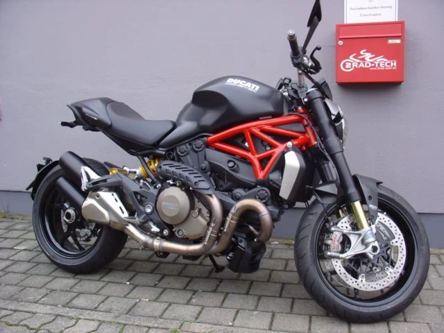 Umbgebautes Motorrad Ducati Monster 1200 S Bild 1: Umbgebautes Motorrad Ducati Monster 1200 S