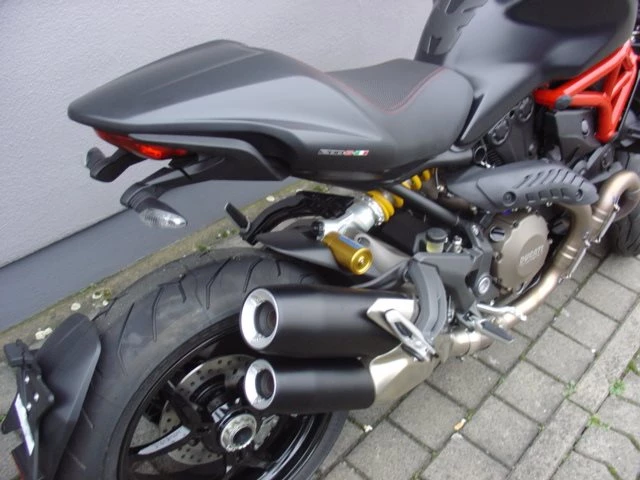 Umbgebautes Motorrad Ducati Monster 1200 S Bild 4: Umbgebautes Motorrad Ducati Monster 1200 S