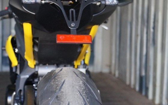 Umgebautes Motorrad Triumph Street Triple 675 R von Q-Bike Technik GmbH - Bild 1 Umgebautes Motorrad Triumph Street Triple 675 R von Q-Bike Technik GmbH - Bild 1