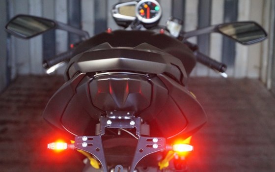 Umgebautes Motorrad Triumph Street Triple 675 R von Q-Bike Technik GmbH - Bild 3 Umgebautes Motorrad Triumph Street Triple 675 R von Q-Bike Technik GmbH - Bild 3