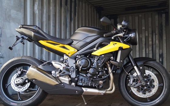 Umgebautes Motorrad Triumph Street Triple 675 R von Q-Bike Technik GmbH - Bild 6 Umgebautes Motorrad Triumph Street Triple 675 R von Q-Bike Technik GmbH - Bild 6