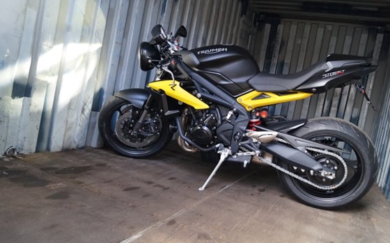 Umgebautes Motorrad Triumph Street Triple 675 R von Q-Bike Technik GmbH - Bild 8 Umgebautes Motorrad Triumph Street Triple 675 R von Q-Bike Technik GmbH - Bild 8