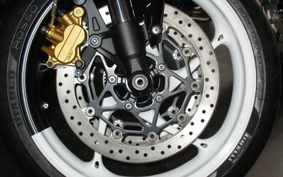 Umgebautes Motorrad Triumph Street Triple von Becker-Tiemann Motorrad GmbH & Co. KG - Bild 2 Umgebautes Motorrad Triumph Street Triple von Becker-Tiemann Motorrad GmbH & Co. KG - Bild 2