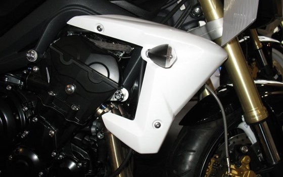 Umgebautes Motorrad Triumph Street Triple von Becker-Tiemann Motorrad GmbH & Co. KG - Bild 3 Umgebautes Motorrad Triumph Street Triple von Becker-Tiemann Motorrad GmbH & Co. KG - Bild 3
