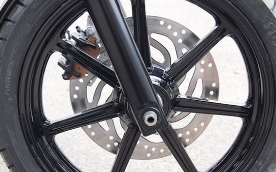 Umgebautes Motorrad Triumph Bonneville von Q-Bike Technik GmbH - Bild 2 Umgebautes Motorrad Triumph Bonneville von Q-Bike Technik GmbH - Bild 2
