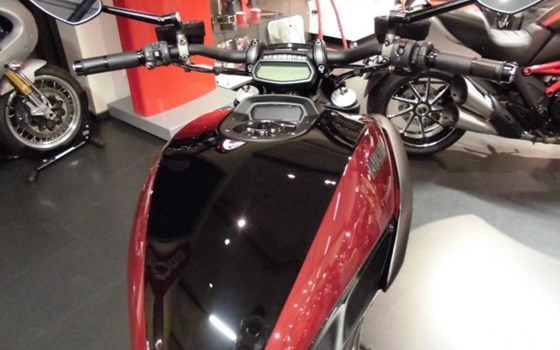 Umgebautes Motorrad Ducati Diavel 1200 von Team Wahlers GmbH - Bild 6