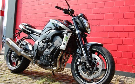 Umgebautes Motorrad Yamaha FZ1 von Motorland Motorrad GmbH - Bild 1 Umgebautes Motorrad Yamaha FZ1 von Motorland Motorrad GmbH - Bild 1