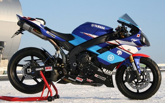 Umgebautes Motorrad Yamaha R1 von Motorland Motorrad GmbH - Bild 10 Umgebautes Motorrad Yamaha R1 von Motorland Motorrad GmbH - Bild 10
