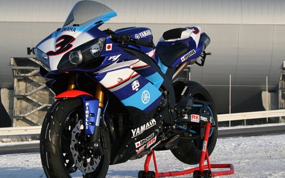 Umgebautes Motorrad Yamaha R1 von Motorland Motorrad GmbH - Bild 2 Umgebautes Motorrad Yamaha R1 von Motorland Motorrad GmbH - Bild 2