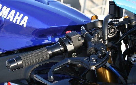 Umgebautes Motorrad Yamaha R1 von Motorland Motorrad GmbH - Bild 5 Umgebautes Motorrad Yamaha R1 von Motorland Motorrad GmbH - Bild 5