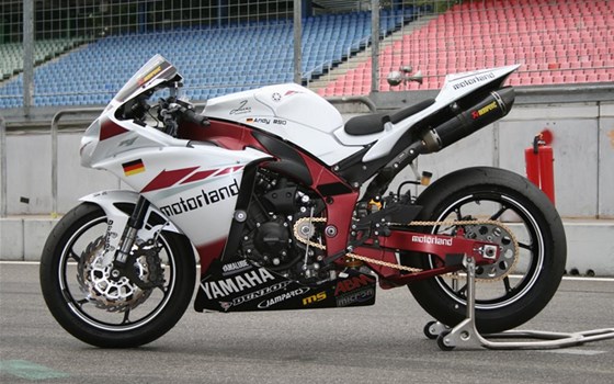 Umgebautes Motorrad Yamaha R1 von Motorland Motorrad GmbH - Bild 7 Umgebautes Motorrad Yamaha R1 von Motorland Motorrad GmbH - Bild 7