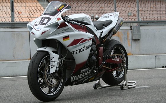 Umgebautes Motorrad Yamaha R1 von Motorland Motorrad GmbH - Bild 8 Umgebautes Motorrad Yamaha R1 von Motorland Motorrad GmbH - Bild 8