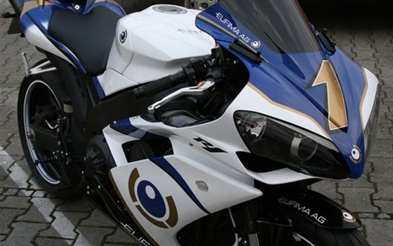 Umgebautes Motorrad Yamaha R1 von Motorland Motorrad GmbH - Bild 8 Umgebautes Motorrad Yamaha R1 von Motorland Motorrad GmbH - Bild 8
