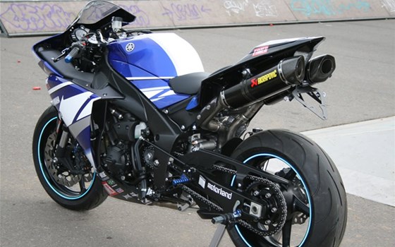 Umgebautes Motorrad Yamaha R1 von Motorland Motorrad GmbH - Bild 6 Umgebautes Motorrad Yamaha R1 von Motorland Motorrad GmbH - Bild 6