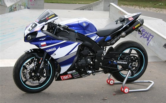 Umgebautes Motorrad Yamaha R1 von Motorland Motorrad GmbH - Bild 9 Umgebautes Motorrad Yamaha R1 von Motorland Motorrad GmbH - Bild 9