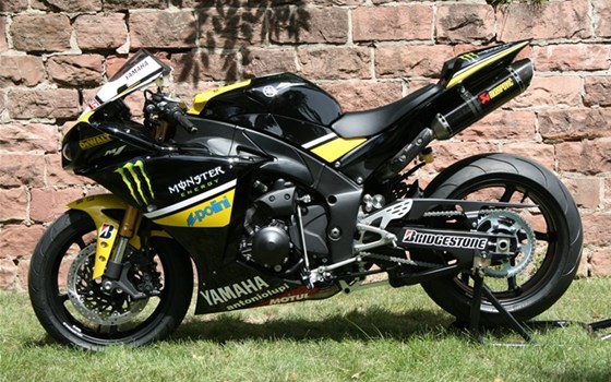 Umgebautes Motorrad Yamaha R1 von Motorland Motorrad GmbH - Bild 8 Umgebautes Motorrad Yamaha R1 von Motorland Motorrad GmbH - Bild 8