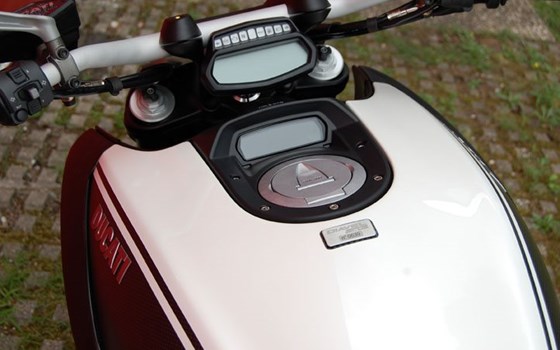 Umgebautes Motorrad Ducati Diavel 1200 von Motorland Motorrad GmbH - Bild 5 Umgebautes Motorrad Ducati Diavel 1200 von Motorland Motorrad GmbH - Bild 5
