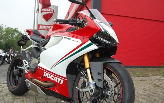 Umgebautes Motorrad Ducati 1199 Panigale S von Motorland Motorrad GmbH - Bild 1 Umgebautes Motorrad Ducati 1199 Panigale S von Motorland Motorrad GmbH - Bild 1