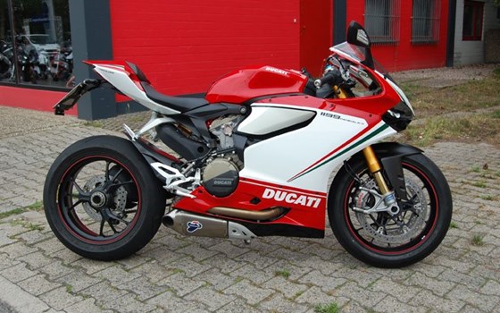 Umgebautes Motorrad Ducati 1199 Panigale S von Motorland Motorrad GmbH - Bild 10 Umgebautes Motorrad Ducati 1199 Panigale S von Motorland Motorrad GmbH - Bild 10