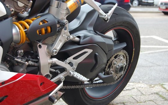 Umgebautes Motorrad Ducati 1199 Panigale S von Motorland Motorrad GmbH - Bild 8 Umgebautes Motorrad Ducati 1199 Panigale S von Motorland Motorrad GmbH - Bild 8
