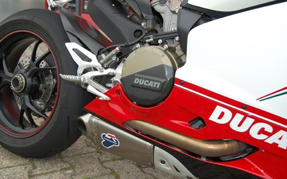 Umgebautes Motorrad Ducati 1199 Panigale S von Motorland Motorrad GmbH - Bild 9 Umgebautes Motorrad Ducati 1199 Panigale S von Motorland Motorrad GmbH - Bild 9