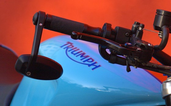 Umgebautes Motorrad Triumph Speed Triple 1050 von speedsam - Bild 2 Umgebautes Motorrad Triumph Speed Triple 1050 von speedsam - Bild 2