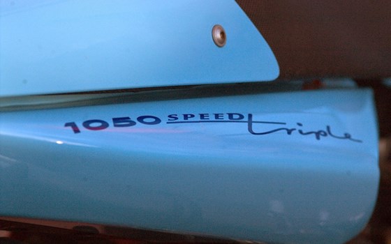 Umgebautes Motorrad Triumph Speed Triple 1050 von speedsam - Bild 4 Umgebautes Motorrad Triumph Speed Triple 1050 von speedsam - Bild 4