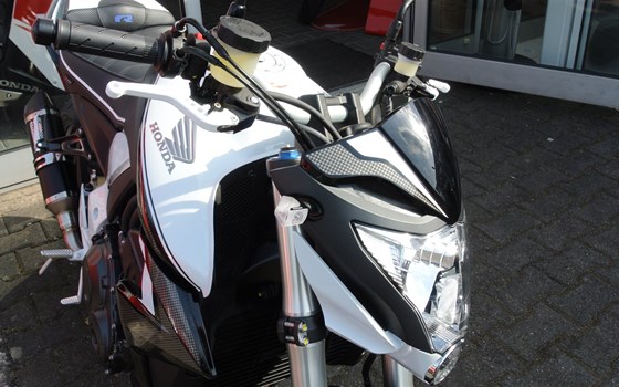 Umgebautes Motorrad Honda CB 1000 R von Auto Hermes GmbH & Co. KG - Bild 4 Umgebautes Motorrad Honda CB 1000 R von Auto Hermes GmbH & Co. KG - Bild 4