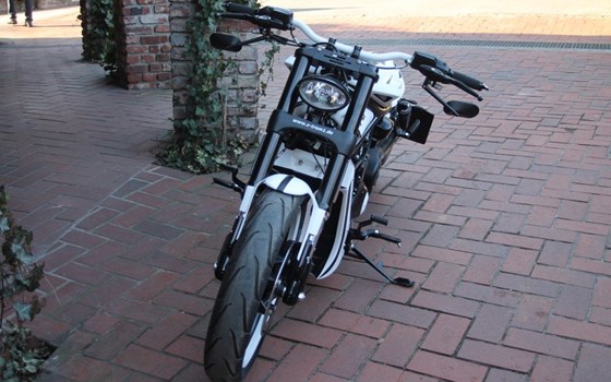 Umgebautes Motorrad Harley-Davidson Night Rod Special VRSCDX von X-Trem Custombikes - Bild 24 Umgebautes Motorrad Harley-Davidson Night Rod Special VRSCDX von X-Trem Custombikes - Bild 24
