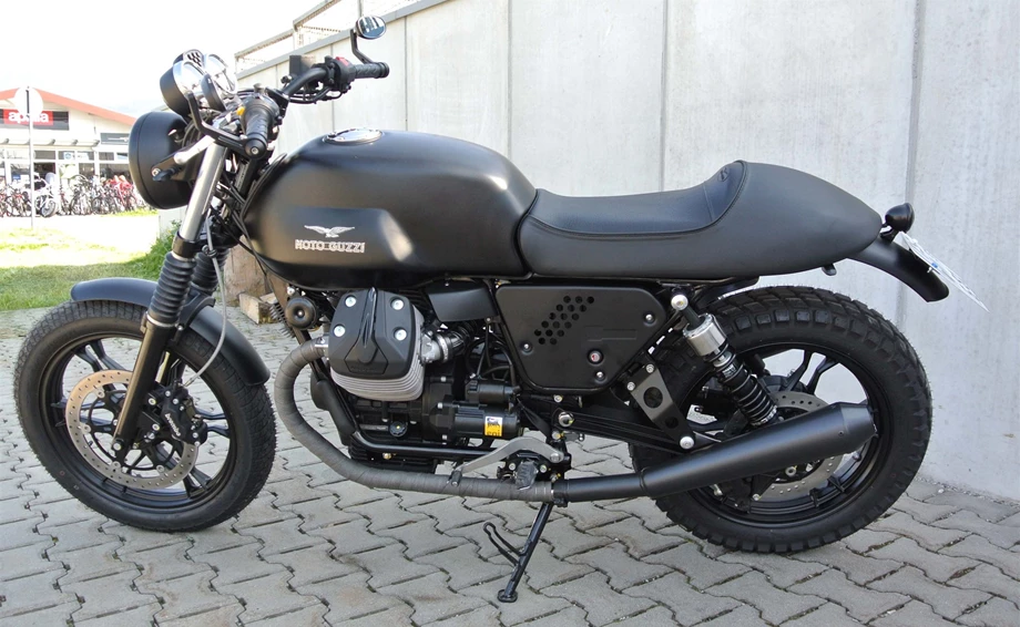 Rebuilt motorbike Moto Guzzi V7 750 Stone Bild 4: Rebuilt motorbike Moto Guzzi V7 750 Stone