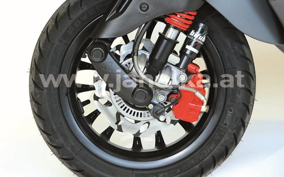 Umgebautes Motorrad Vespa Sprint 125ie 3v S von Jahelka Zweirad GmbH - Bild 6 Umgebautes Motorrad Vespa Sprint 125ie 3v S von Jahelka Zweirad GmbH - Bild 6