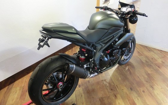 Umgebautes Motorrad Triumph Speed Triple 1050 von CM-Bikes - Christian Maczynski e.K. - Bild 5 Umgebautes Motorrad Triumph Speed Triple 1050 von CM-Bikes - Christian Maczynski e.K. - Bild 5