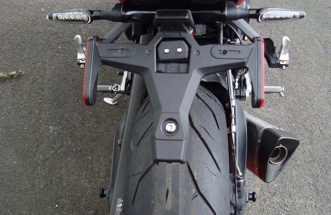 Umbgebautes Motorrad Triumph Street Triple RX