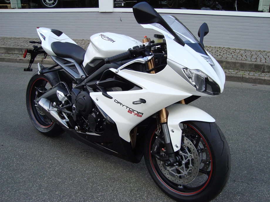 Rebuilt motorbike Triumph Daytona 675 Bild 2: Rebuilt motorbike Triumph Daytona 675