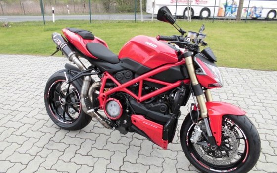 Umgebautes Motorrad Ducati Streetfighter 848 von Team Wahlers GmbH - Bild 1