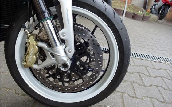 Umgebautes Motorrad MV Agusta Dragster 800 von A.T.T.-Tiedemann-Motorräder e.Kfm - Bild 2 Umgebautes Motorrad MV Agusta Dragster 800 von A.T.T.-Tiedemann-Motorräder e.Kfm - Bild 2