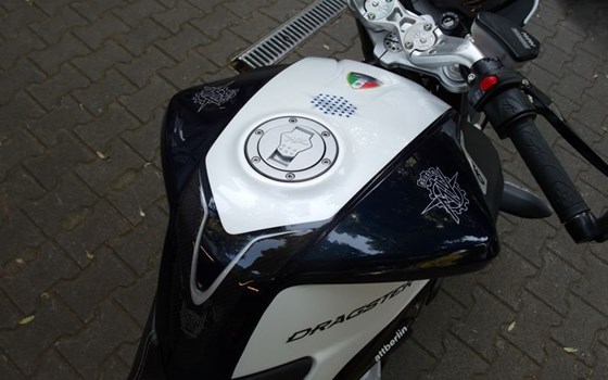 Umgebautes Motorrad MV Agusta Dragster 800 von A.T.T.-Tiedemann-Motorräder e.Kfm - Bild 3 Umgebautes Motorrad MV Agusta Dragster 800 von A.T.T.-Tiedemann-Motorräder e.Kfm - Bild 3