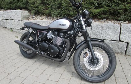 Triumph Bonneville T100 Black Custom Bike