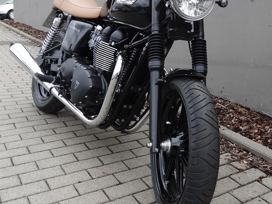 Umbgebautes Motorrad Triumph Bonneville Bild 4: Umbgebautes Motorrad Triumph Bonneville