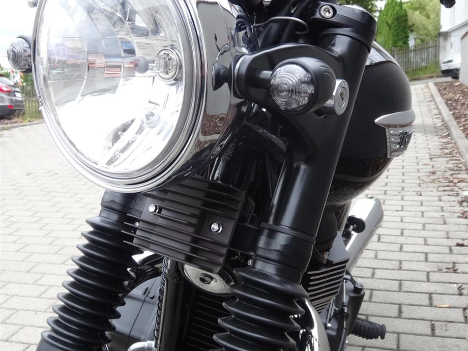 Umbgebautes Motorrad Triumph Bonneville Bild 7: Umbgebautes Motorrad Triumph Bonneville