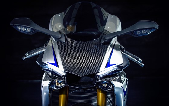 Umgebautes Motorrad Yamaha R1 von Motorland Motorrad GmbH - Bild 3 Umgebautes Motorrad Yamaha R1 von Motorland Motorrad GmbH - Bild 3