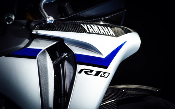 Umgebautes Motorrad Yamaha R1 von Motorland Motorrad GmbH - Bild 6 Umgebautes Motorrad Yamaha R1 von Motorland Motorrad GmbH - Bild 6