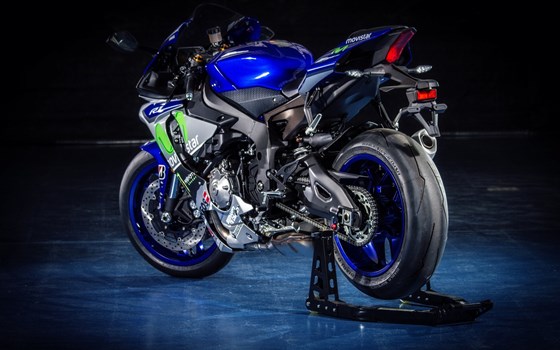 Umgebautes Motorrad Yamaha R1 von Motorland Motorrad GmbH - Bild 8 Umgebautes Motorrad Yamaha R1 von Motorland Motorrad GmbH - Bild 8