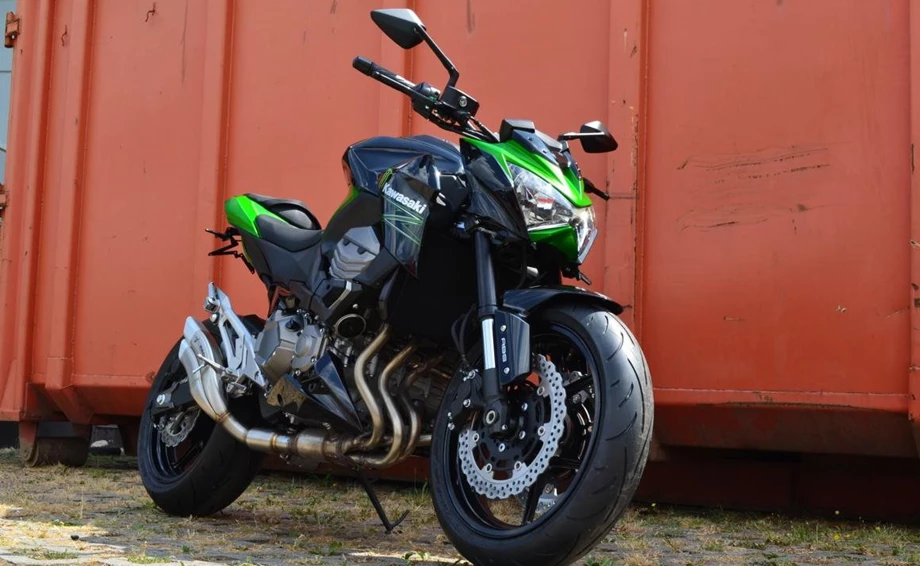 Umbgebautes Motorrad Kawasaki Z 800 e Bild 1: Umbgebautes Motorrad Kawasaki Z 800 e